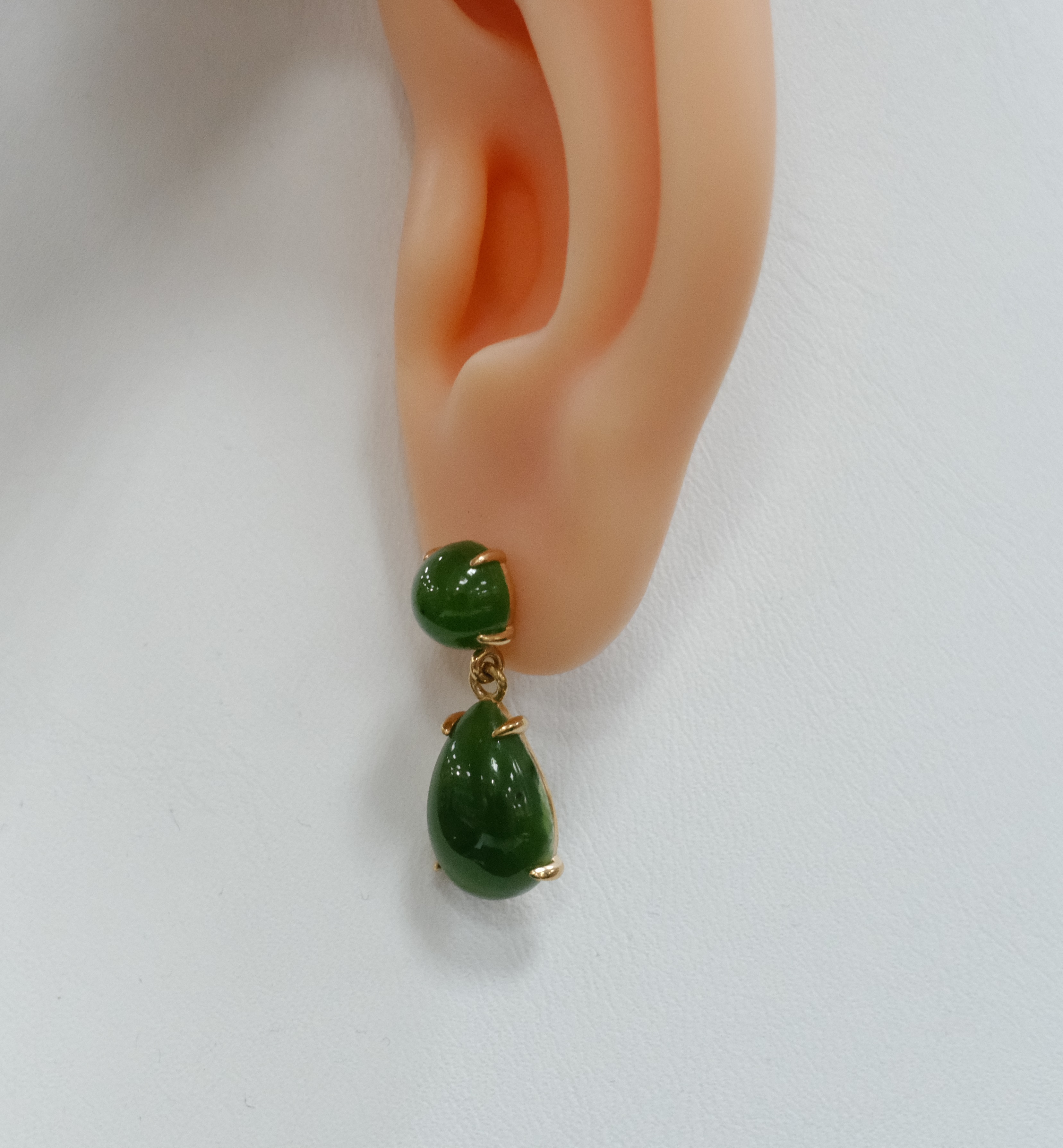 Серебряные серьги с нефритами